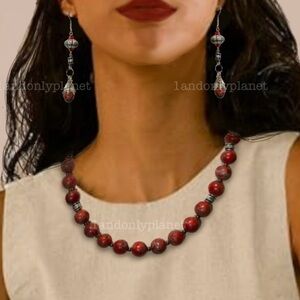 🌹HP🌹✨NEW✨ Natural Stone Necklace & Earrings Set Red